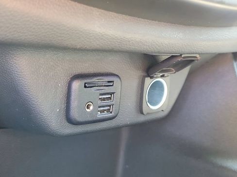 Used 2023 Chevrolet Traverse Premier FWD image 24