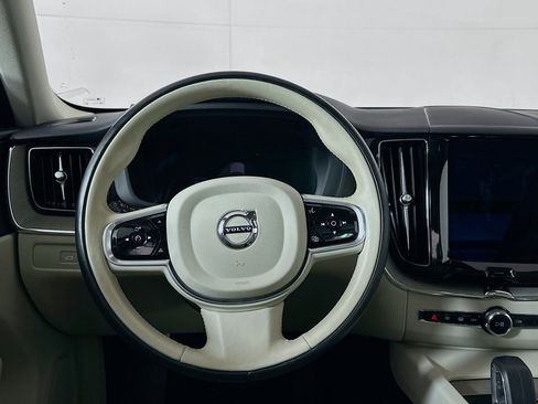 Used 2023 Volvo XC60 B5 Plus w/ Climate Package AWD/4WD image 18
