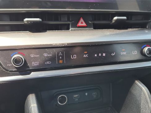 Used 2023 Kia Sportage EX AWD/4WD image 20