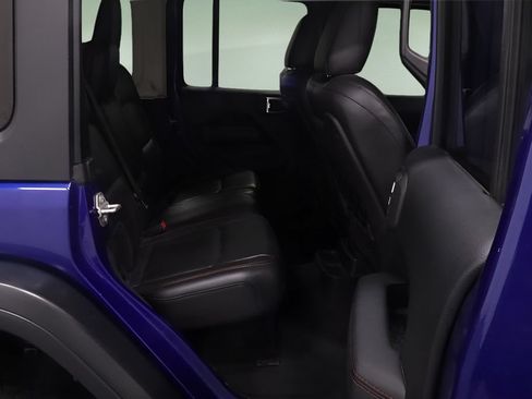 Certified 2018 Jeep Wrangler Unlimited Rubicon AWD/4WD image 19