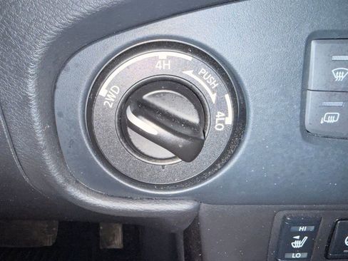 Used 2022 Nissan Frontier PRO-4X image 30