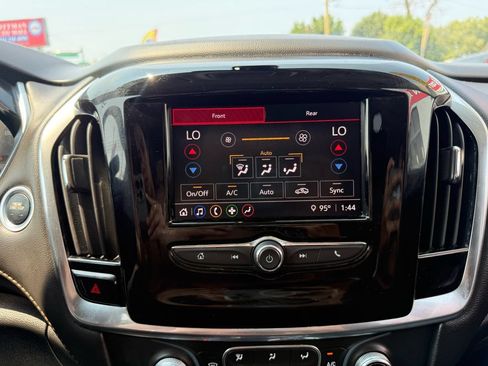Used 2020 Chevrolet Traverse LS AWD/4WD image 24
