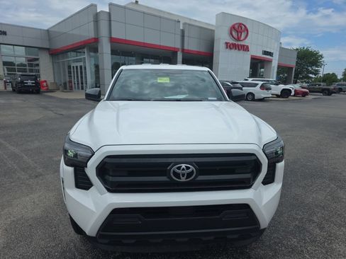 Used 2024 Toyota Tacoma SR AWD/4WD image 2
