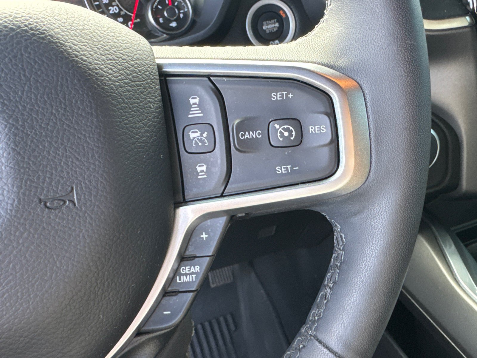 Used 2025 RAM 1500 Big Horn RWD image 32
