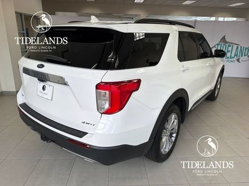 Certified 2023 Ford Explorer XLT w/ Equipment Group 202A AWD/4WD image 9