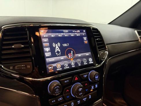 Used 2021 Jeep Grand Cherokee Limited image 30