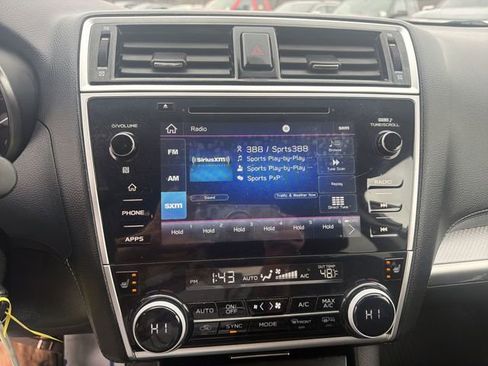 Used 2019 Subaru Outback 2.5i Premium image 13