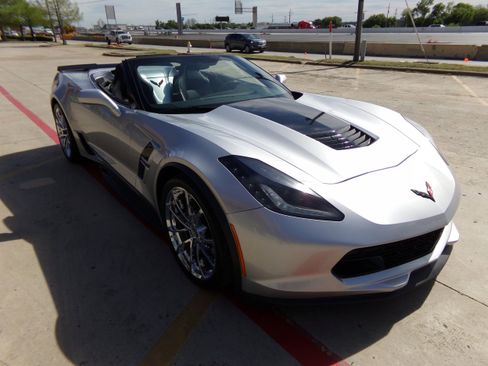 Used 2019 Chevrolet Corvette Grand Sport w/ Carbon Flash Badge Package image 3