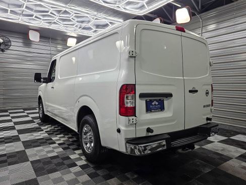 Used 2017 Nissan NV 3500 SL w/ Technology Package RWD image 7
