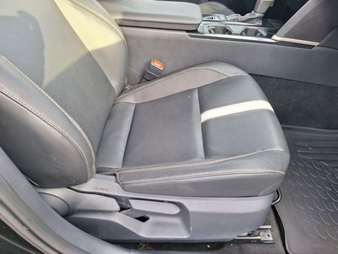 Used 2025 Toyota Camry SE w/ Convenience Package image 25