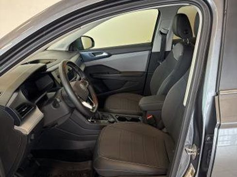 Used 2024 Volkswagen Taos SE image 13