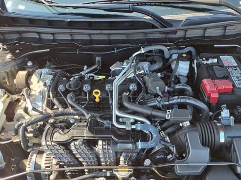 Used 2025 Nissan Altima 2.5 SV image 32