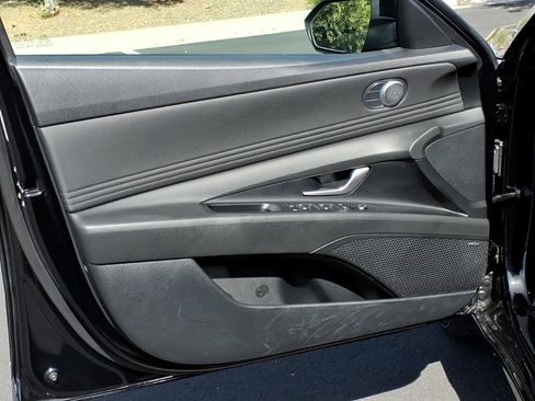 Used 2023 Hyundai Elantra Limited image 22