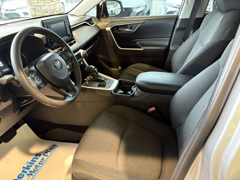 Used 2021 Toyota RAV4 XLE image 2