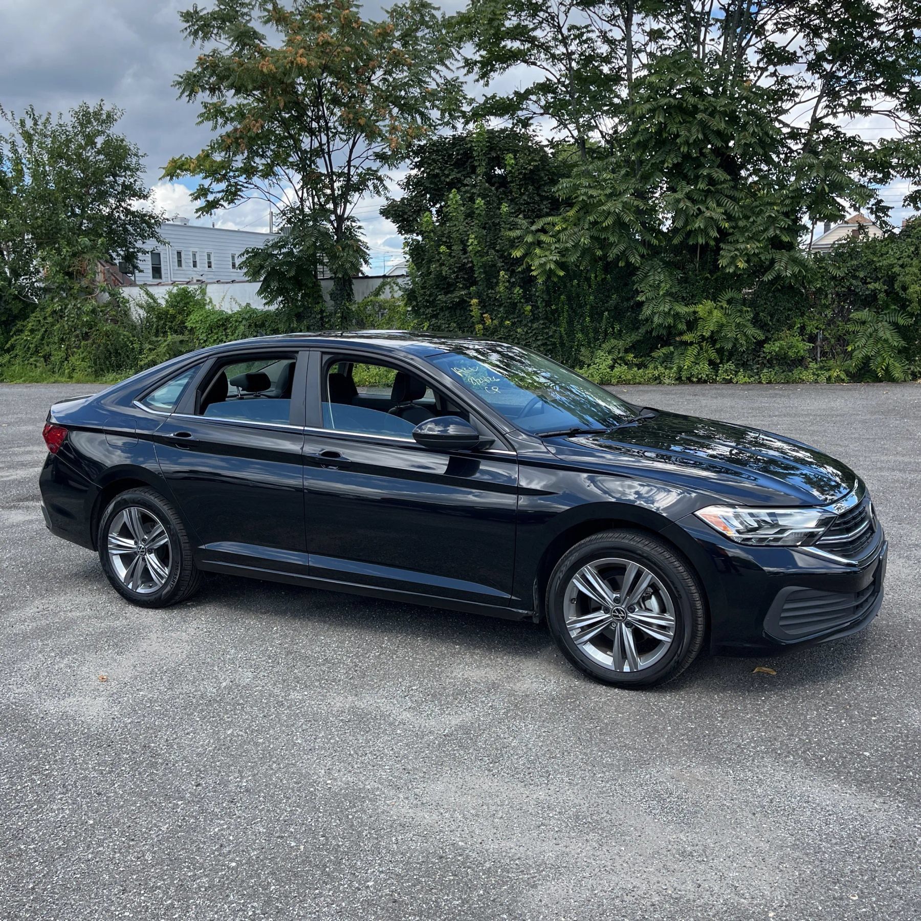 Used 2023 Volkswagen Jetta SE w/ Panoramic Sunroof Package FWD image 5