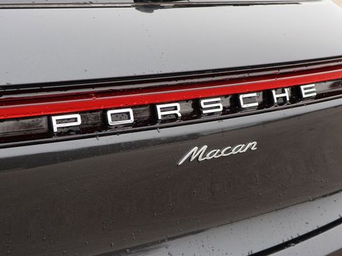 New 2026 Porsche Macan image 6