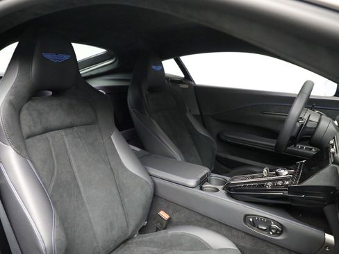 Used 2025 Aston Martin V8 Vantage Coupe image 19