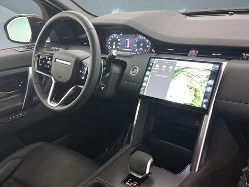 Used 2025 Land Rover Discovery Sport Dynamic SE image 4