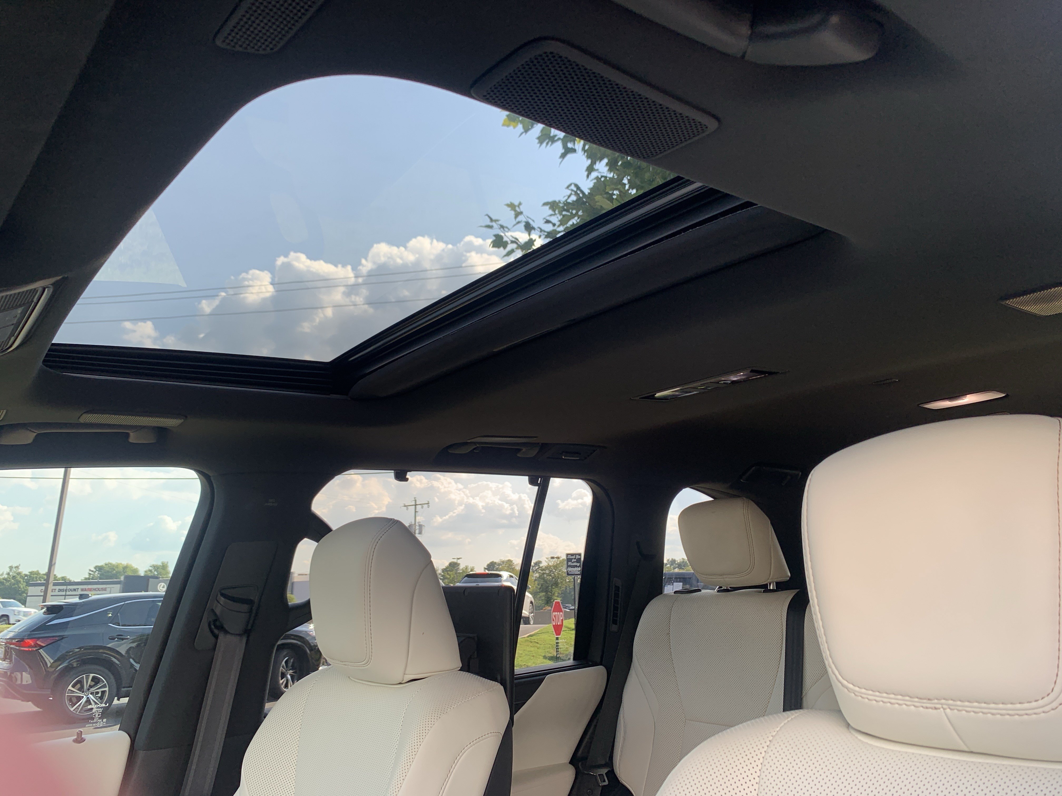 Used 2023 Lexus LX 600 4WD w/ Appearance Package image 15