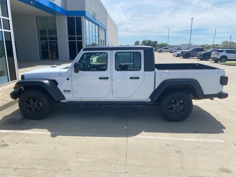 Used 2023 Jeep Gladiator Sport w/ Trailer Tow Package image 5