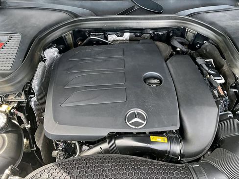 Used 2022 Mercedes-Benz GLC 300 4MATIC image 32