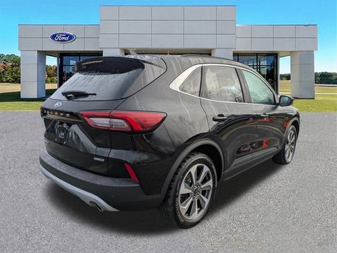 Certified 2025 Ford Escape Platinum image 4