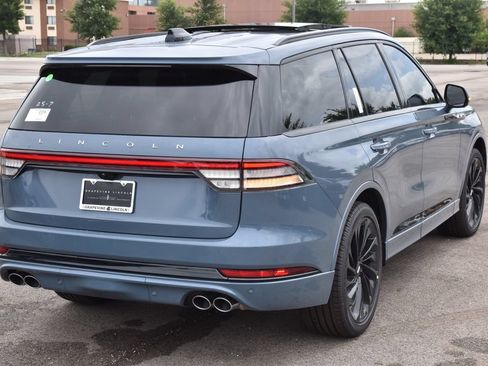 New 2026 Lincoln Aviator Reserve w/ Jet Appearance Package RWD image 7