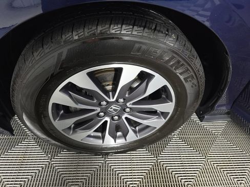 Used 2023 Honda Odyssey EX-L image 10