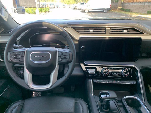 Used 2025 GMC Sierra 1500 Denali w/ Denali Reserve Package AWD/4WD image 18