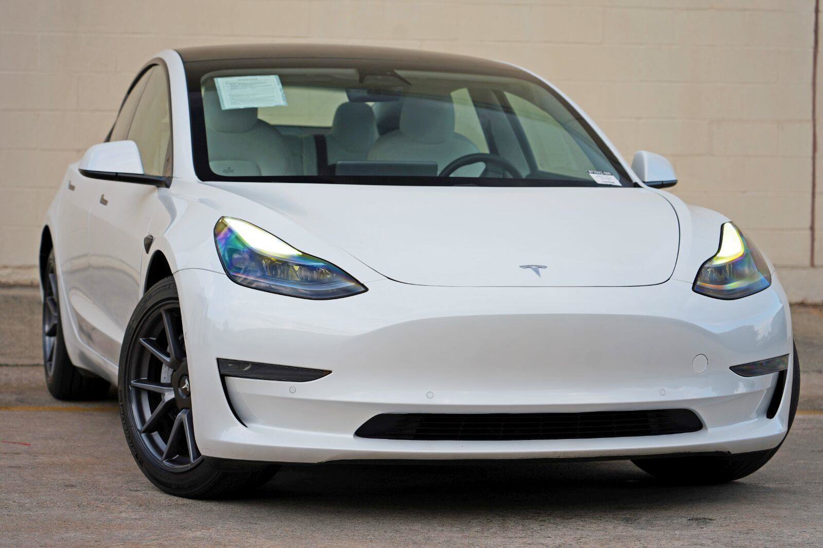 Used 2021 Tesla Model 3 Standard Range Plus RWD image 3