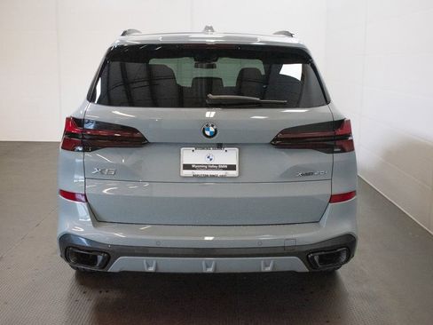 Used 2025 BMW X5 xDrive40i w/ M Sport Package AWD/4WD image 5