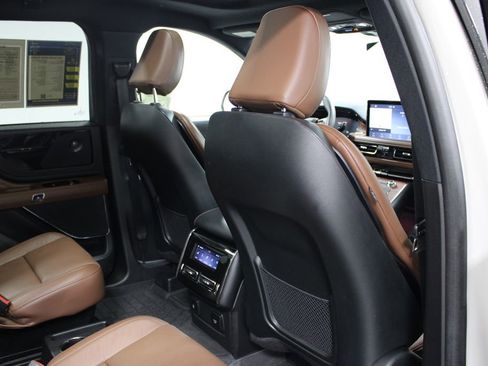 Used 2024 Lincoln Aviator Reserve w/ Equipment Group 201A image 35