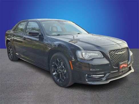 Used 2023 Chrysler 300 Touring L w/ Popular Equipment Group image 3