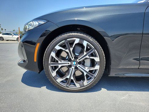 Used 2025 BMW 330i Sedan w/ Premium Package RWD image 5