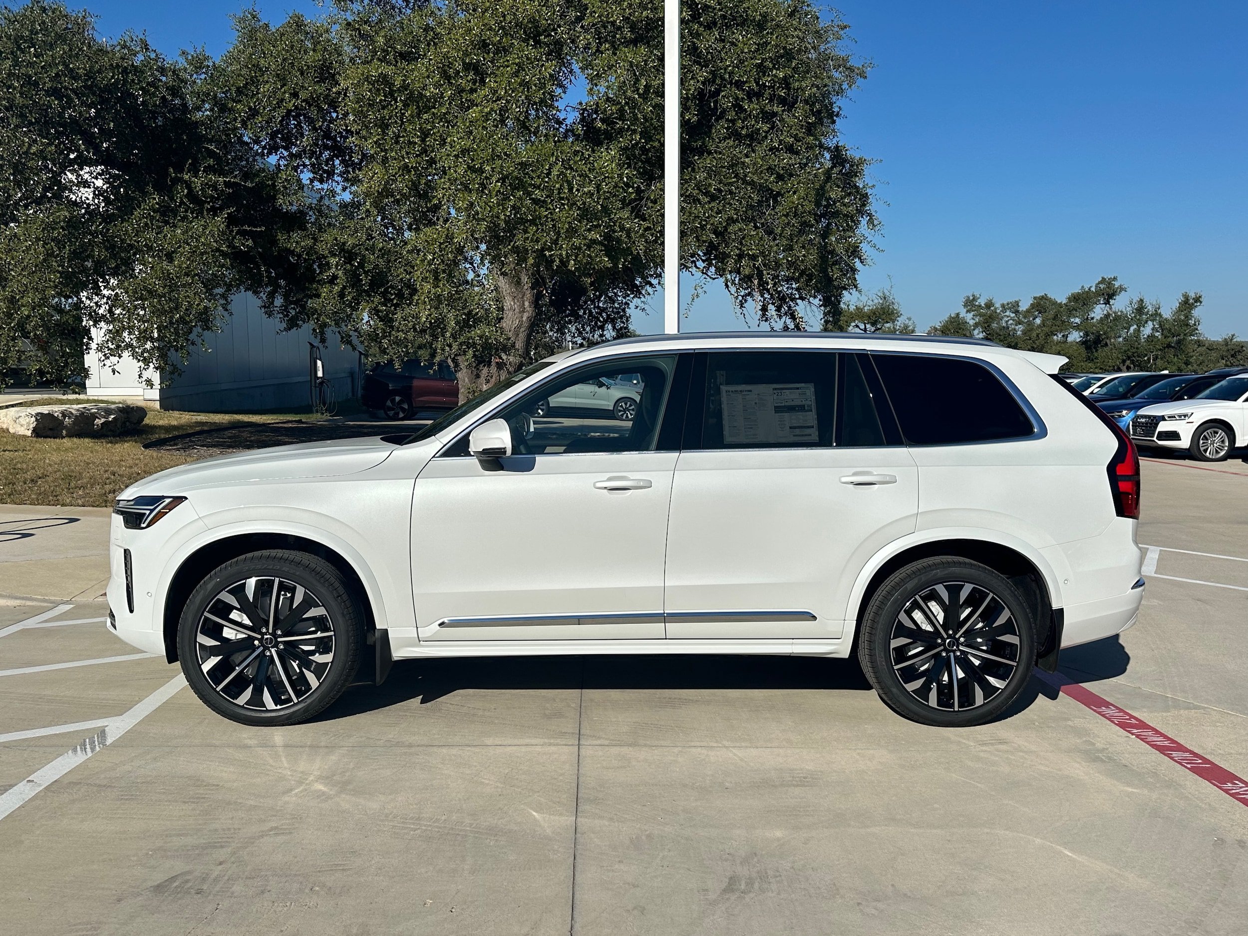 Used 2026 Volvo XC90 B6 Plus w/ Protection Package Premier AWD/4WD image 3