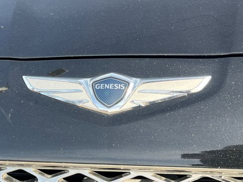 Used 2022 Genesis G70 2.0T image 10