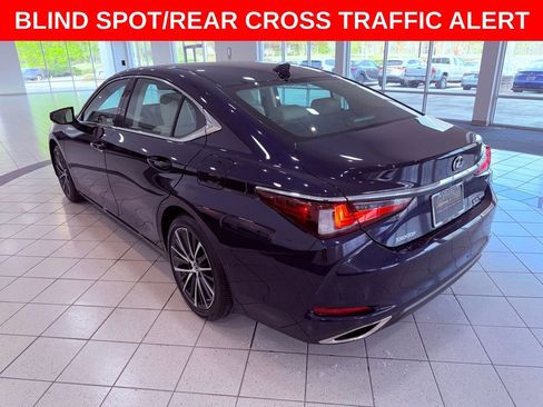 Used 2025 Lexus ES 350 w/ Premium Package image 5