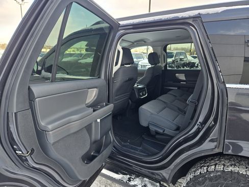 Used 2025 Ford Expedition Active image 12