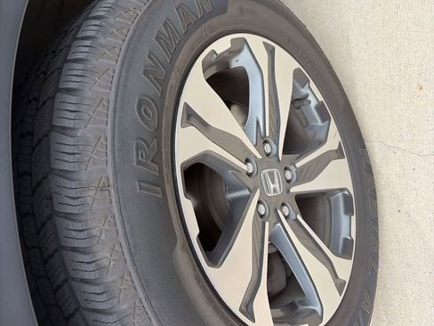 Used 2018 Honda CR-V LX image 9