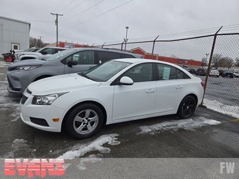 Used 2014 Chevrolet Cruze LT w/ Technology Package image 4