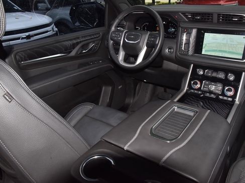 Used 2023 GMC Yukon Denali w/ LPO, Floor Liner Package image 16