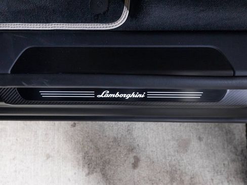 Used 2024 Lamborghini Urus S AWD/4WD image 23