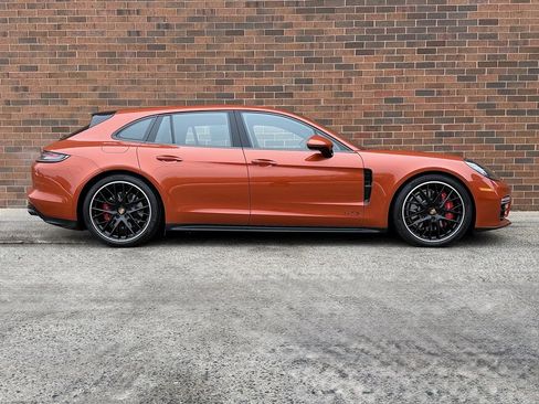 Used 2023 Porsche Panamera GTS image 8