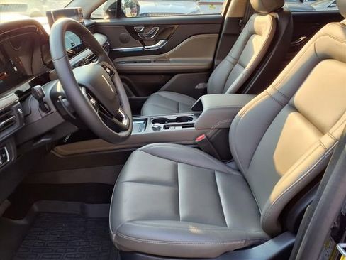 New 2026 Lincoln Corsair Premiere FWD image 7
