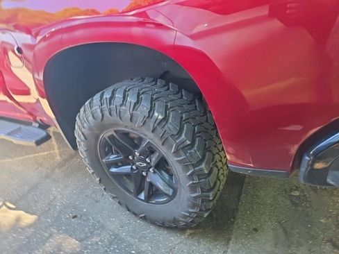 Used 2023 Chevrolet Silverado 1500 LT Trail Boss w/ LT Trail Boss Premium Package AWD/4WD image 14