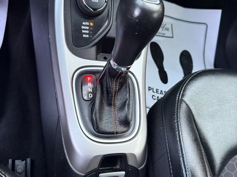 Used 2020 Jeep Compass Latitude AWD/4WD image 38