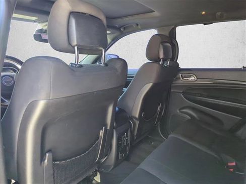 Used 2018 Jeep Grand Cherokee Laredo AWD/4WD image 16