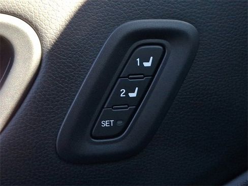 Certified 2025 Honda Pilot EX-L image 27