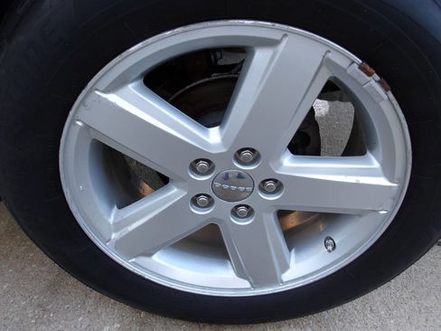 Used 2013 Dodge Avenger SE FWD image 23
