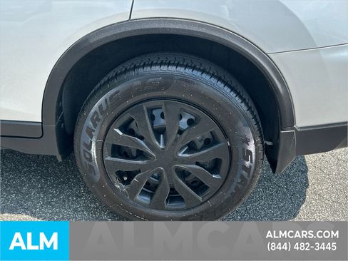 Used 2017 Nissan Rogue S AWD/4WD image 22